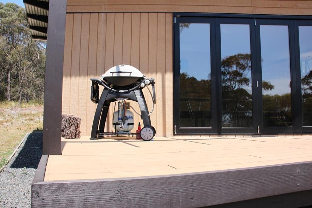 Bay Of Fires Eco Hut Off Grid Experience At Binalong Bay Villa Exterior photo